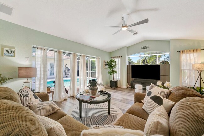 Building Photo - 19 Hoffer St