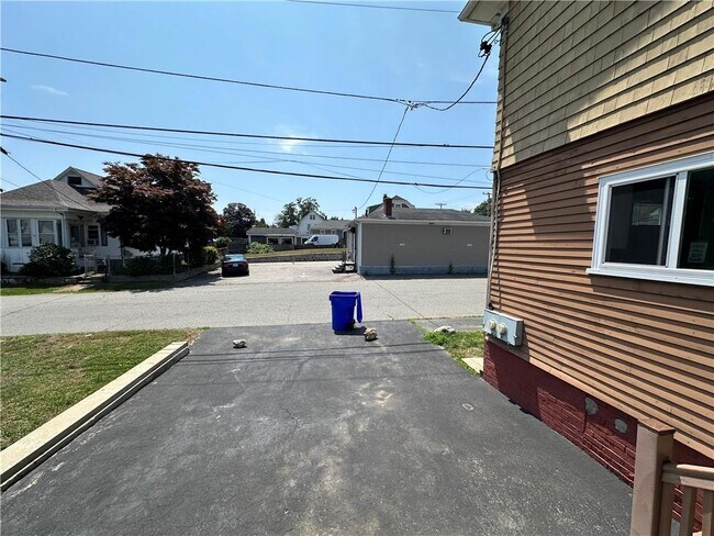Building Photo - 2872 Pawtucket Ave