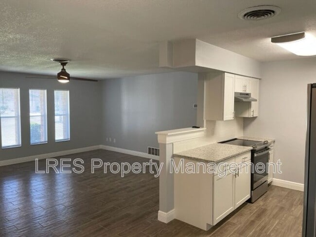 Building Photo - 7116 Nathan Ct