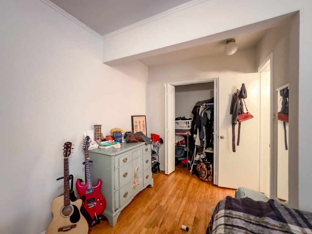 Building Photo - 3345 N Marshfield Ave