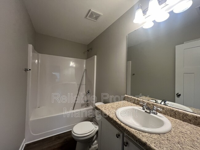 Building Photo - 115 E Kennel Ln