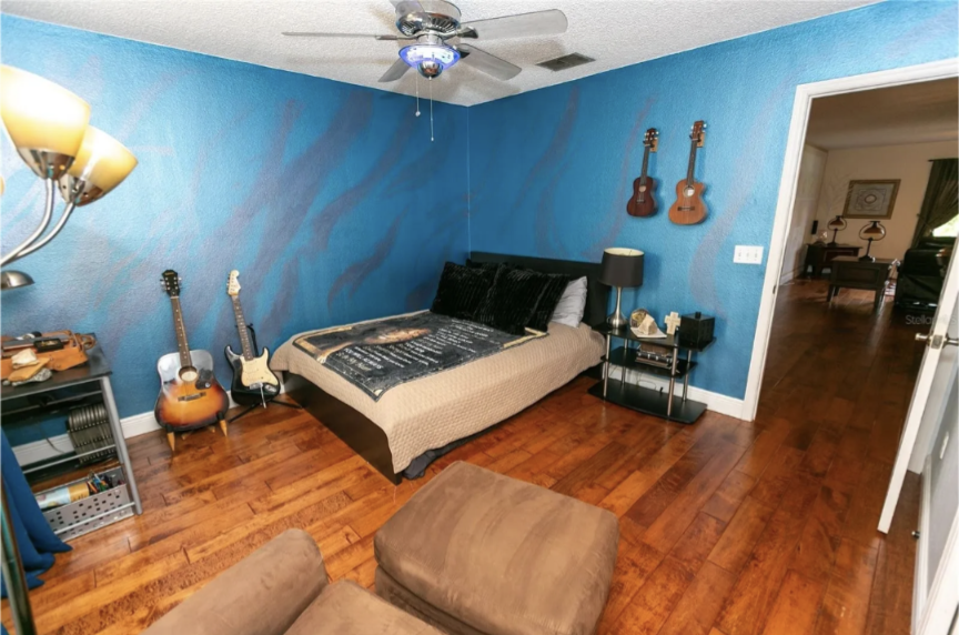 Building Photo - 423 Sandringham Ct