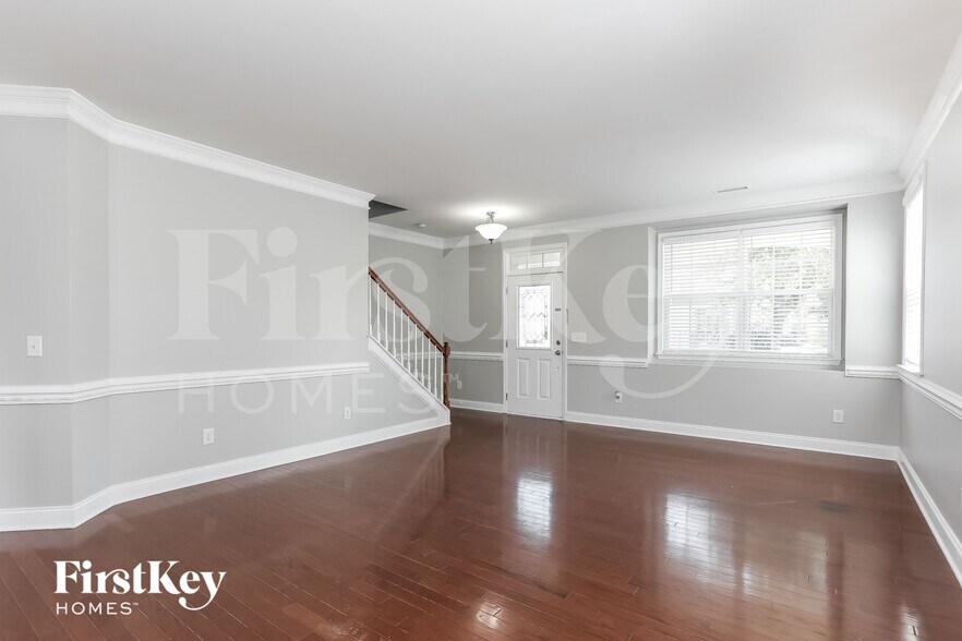 Building Photo - 344 Edgecroft Way