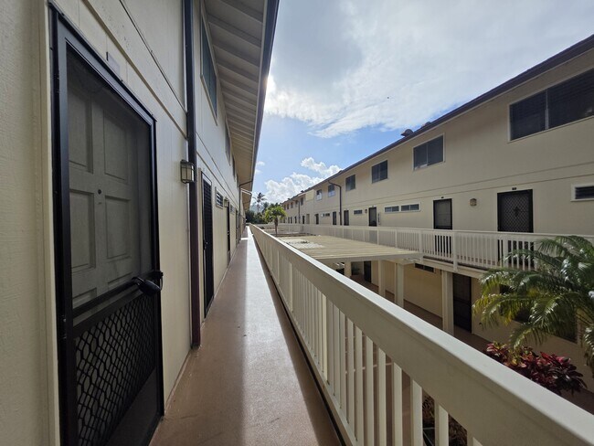 Building Photo - 350 Aoloa St