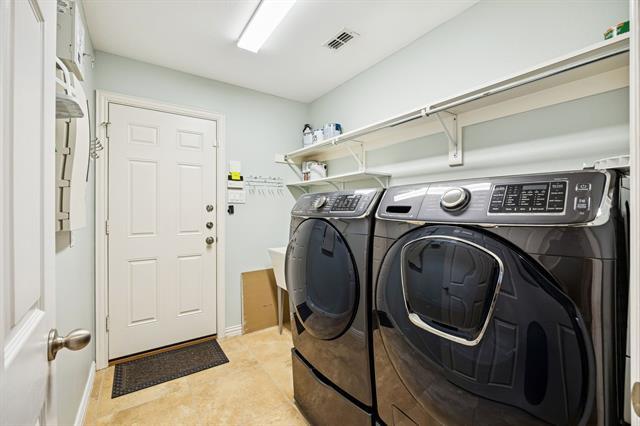 Building Photo - 930 Crestmoor Dr