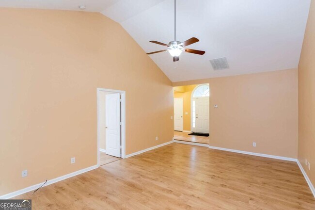 Building Photo - 235 Summer Hill Cir