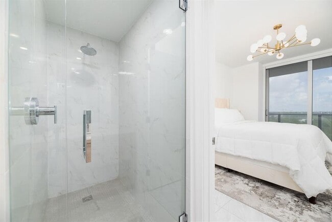 Building Photo - 16385 Biscayne Blvd