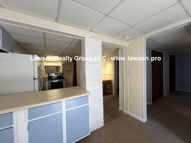 Building Photo - Charming Grandin Court House with Detached Garage and In Law Suite