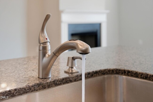 Building Photo - 759 Putney Hl Rd