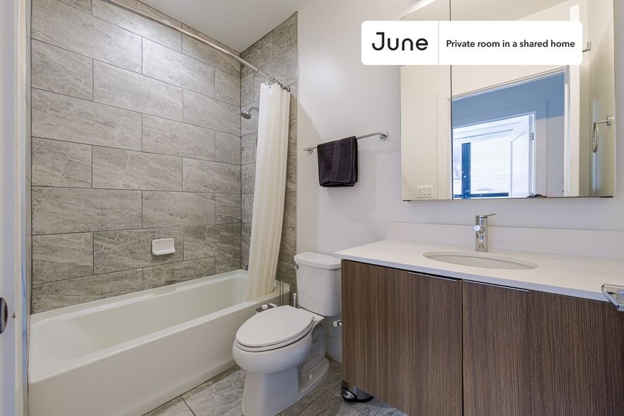 Building Photo - Room in Shared 4 bed/2 bath home in Dupont Circle