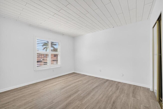 Building Photo - 2808 W Azeele St