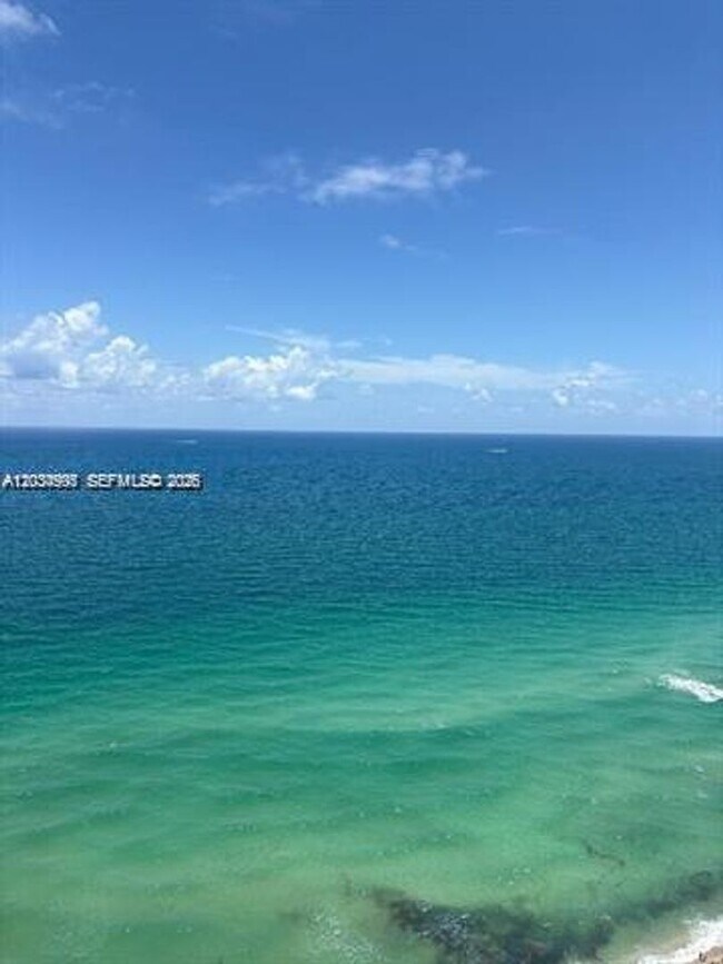 Building Photo - 17121 Collins Ave