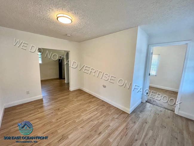 Building Photo - Amazing 4 bedroom / 1 bathroom home available!