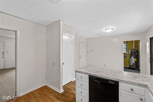 Building Photo - Check Out this 3 Bed 1.5 in Shreveport!