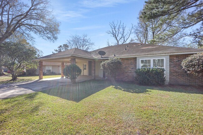 Building Photo - 8900 Shadow Bluff Ave