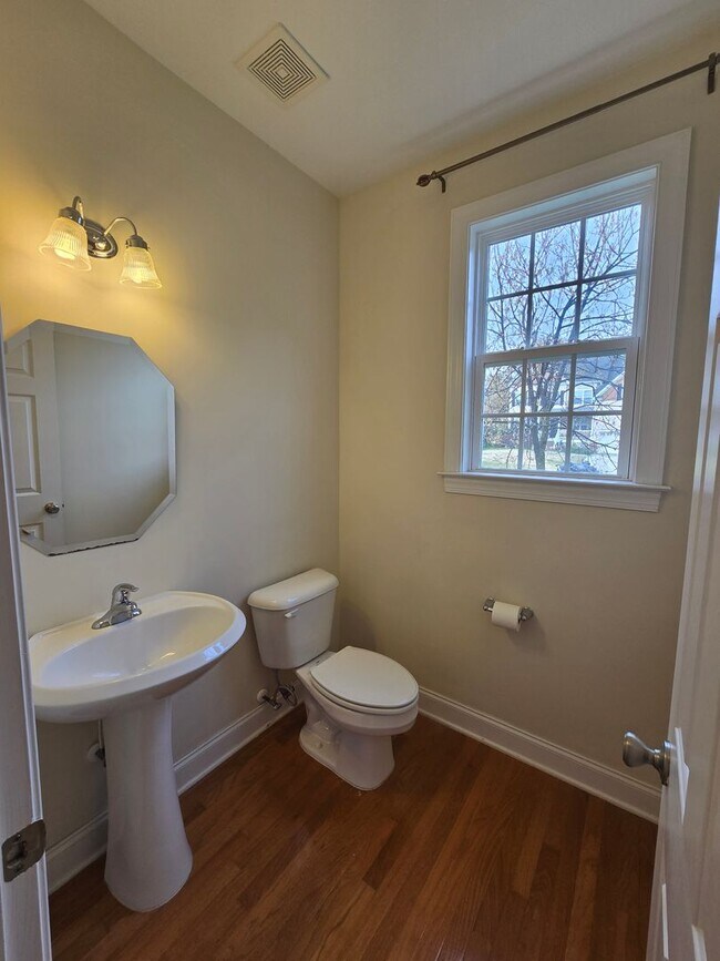 Building Photo - NEW LISTING in Cary NC!!