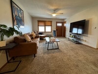 Building Photo - 202 NW Sharmin Dr