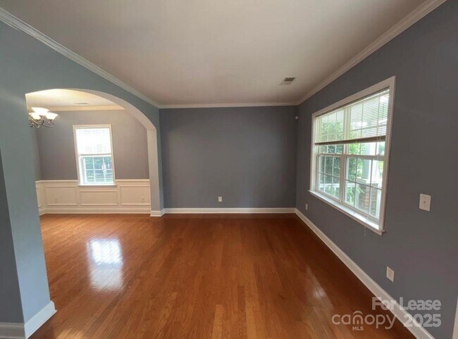 Building Photo - 126 Cloister Ln