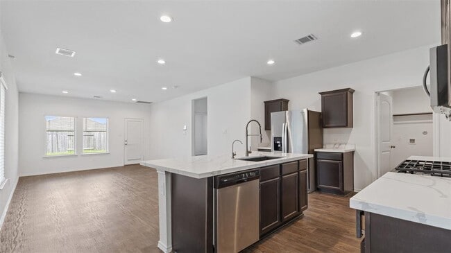 Building Photo - 14040 Thunder Pnes Dr