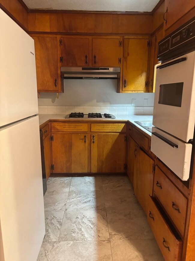 Building Photo - 3160 Bienville Dr
