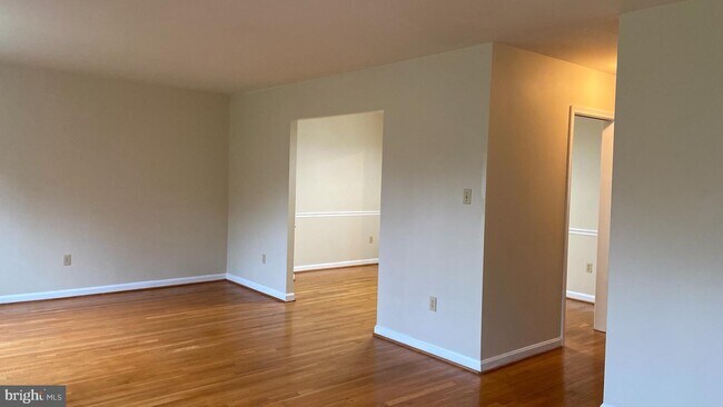 Building Photo - 4637 Linmar Ct