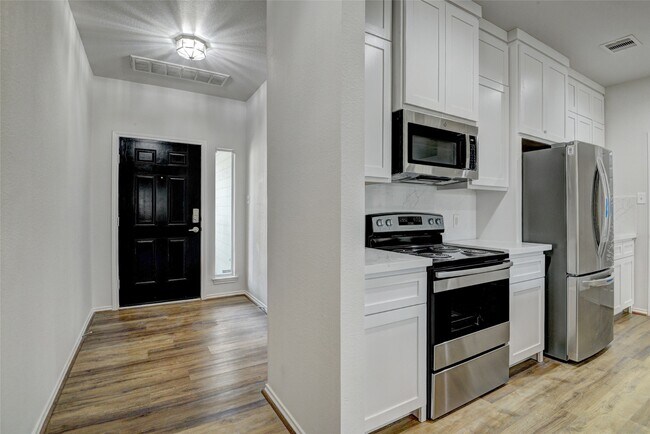 Building Photo - 7042 Plum Creek Terrace Ln