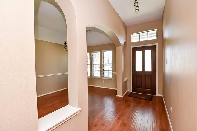 Building Photo - 21619 Oakcreek Ct