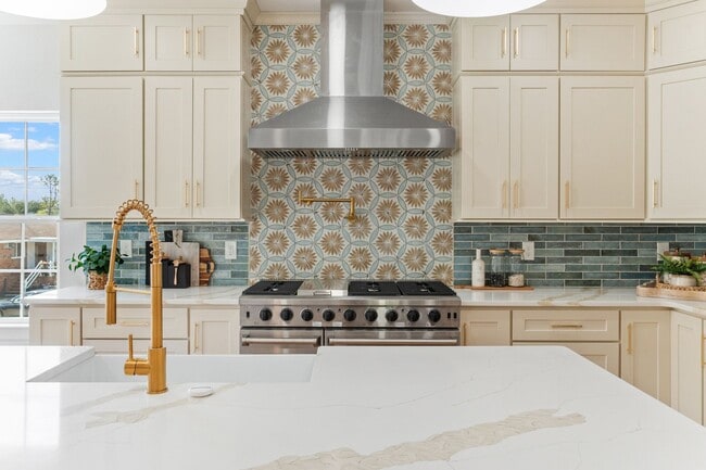 Building Photo - Brand-new condo in the heart of Ocean View.