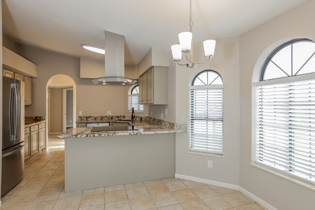 Building Photo - 14826 N Briarwood Dr