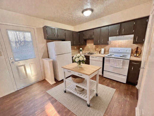 Townhome Kitchen - Virtually Staged by Chat GPT - Glenview Apartments