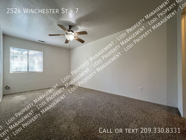 Building Photo - 2524 Winchester Dr