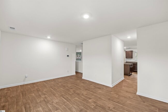 Building Photo - 213 Sweetgrass Ln