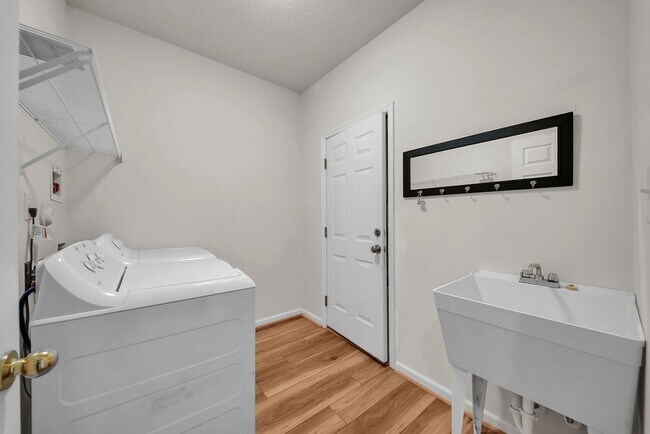 Building Photo - 408 Holmes Blvd