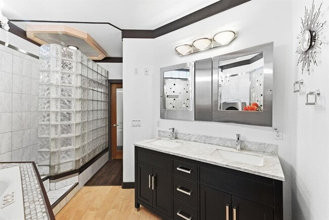 Building Photo - 1301 S 1st St