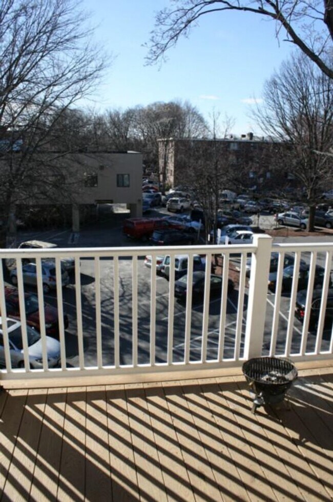 Building Photo - Allston 3 Bed – Hardwood Floors – No Fee – 6/1