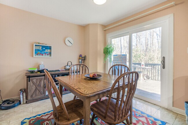 Building Photo - 10905 Whiterim Dr