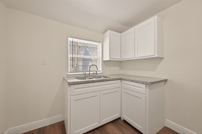 Building Photo - 4901 Stimson St