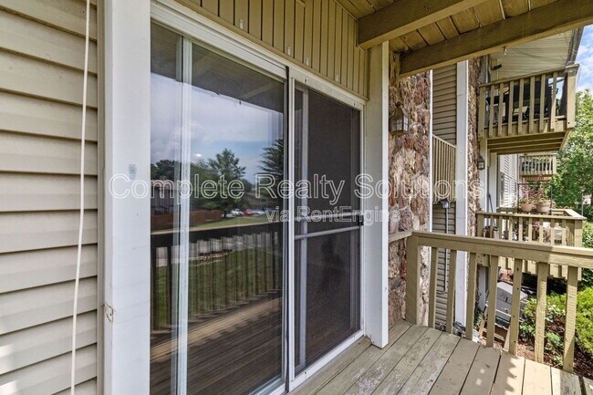Building Photo - 2042 Gascony Parc Dr