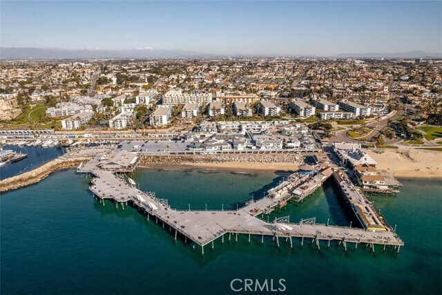 Building Photo - 615 Esplanade