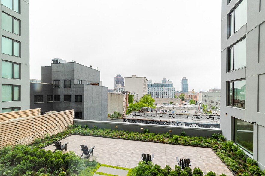 Building Photo - 655 Union St