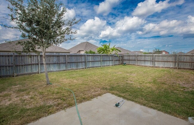 Building Photo - 7517 Fort Griffen Dr