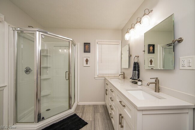Building Photo - 6514 Bonroi Dr