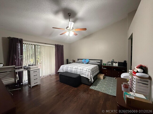 Building Photo - 13025 Meadowbreeze Dr