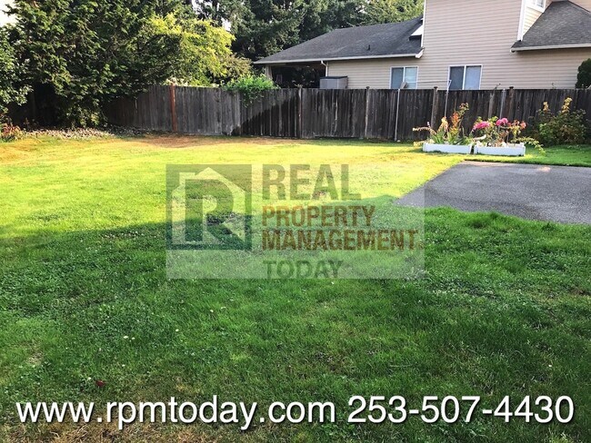 Building Photo - Beautiful 4 Bedroom Home in South Hill!