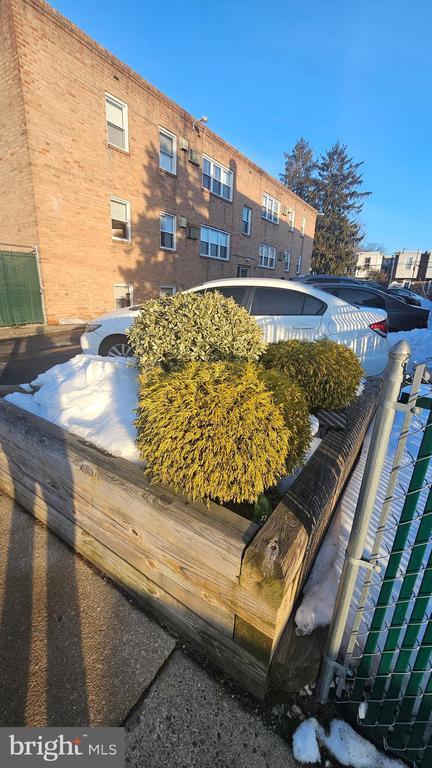 Building Photo - 6007 Bingham St