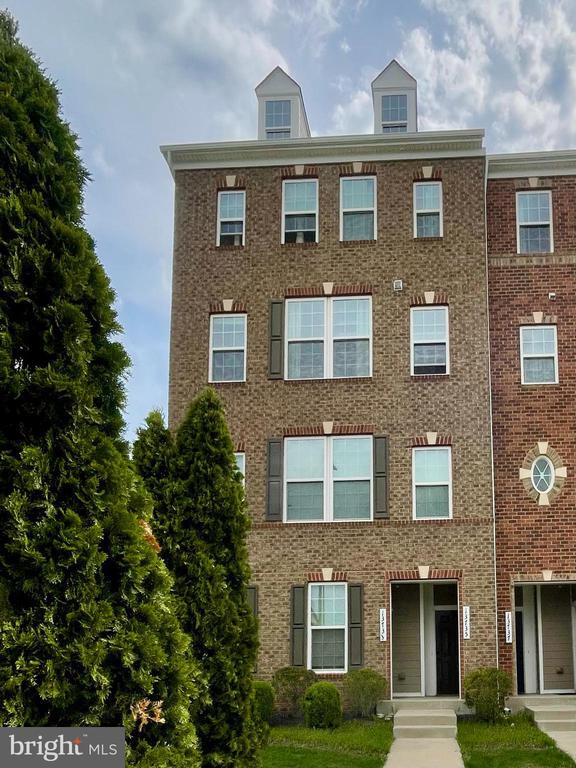 Building Photo - 13735 Air and Space Museum Pkwy