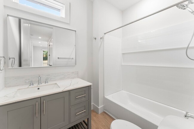 Building Photo - Medford Mews, Carriage House 317