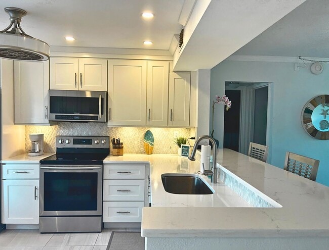 Building Photo - 5724 La Puerta Del Sol Blvd S