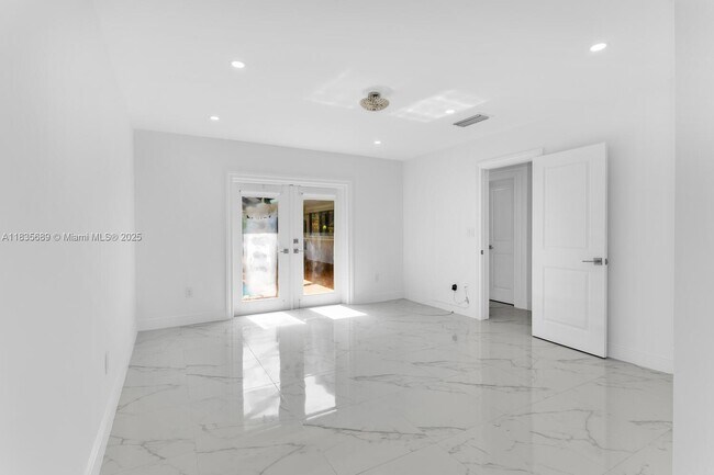 Building Photo - 7860 SW 180th St