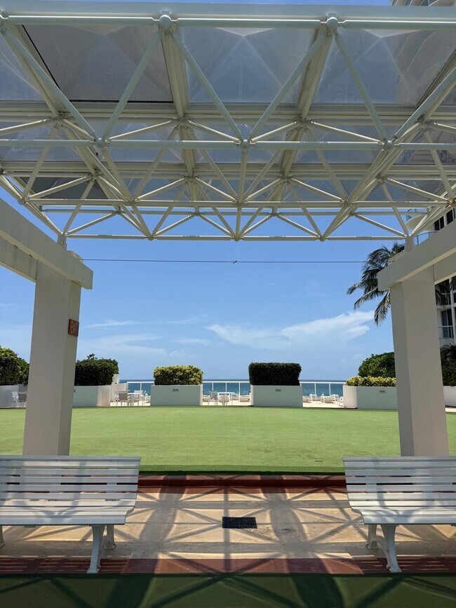 Building Photo - 6365 Collins Ave